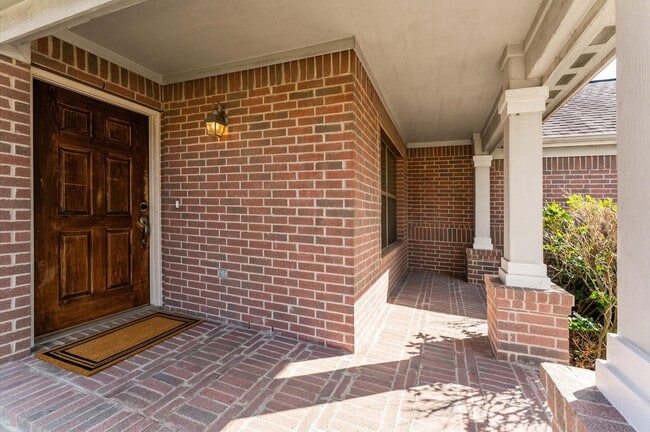 Building Photo - 18310 Walden Gate Ln