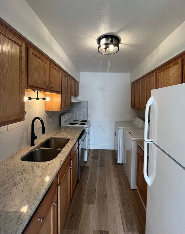 Building Photo - 30 Emery Way