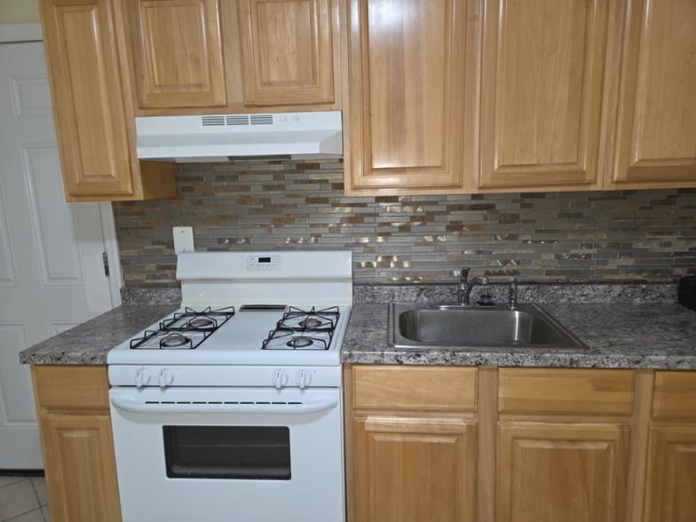 Building Photo - 202 Pierson St