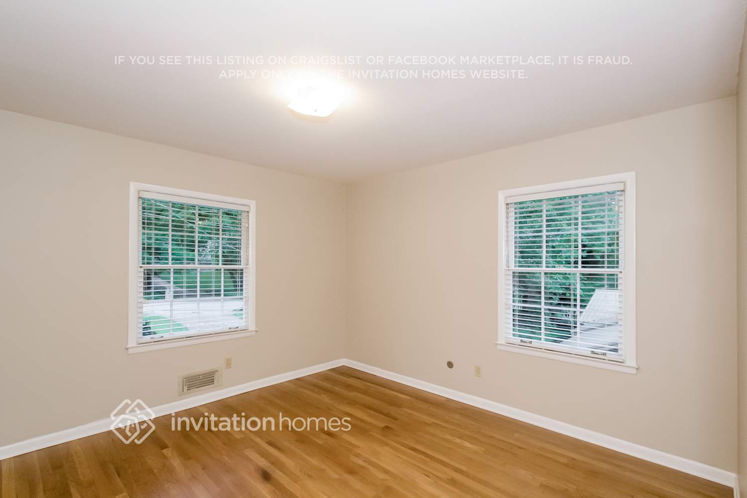 Building Photo - 1599 Knob Hill Dr NE