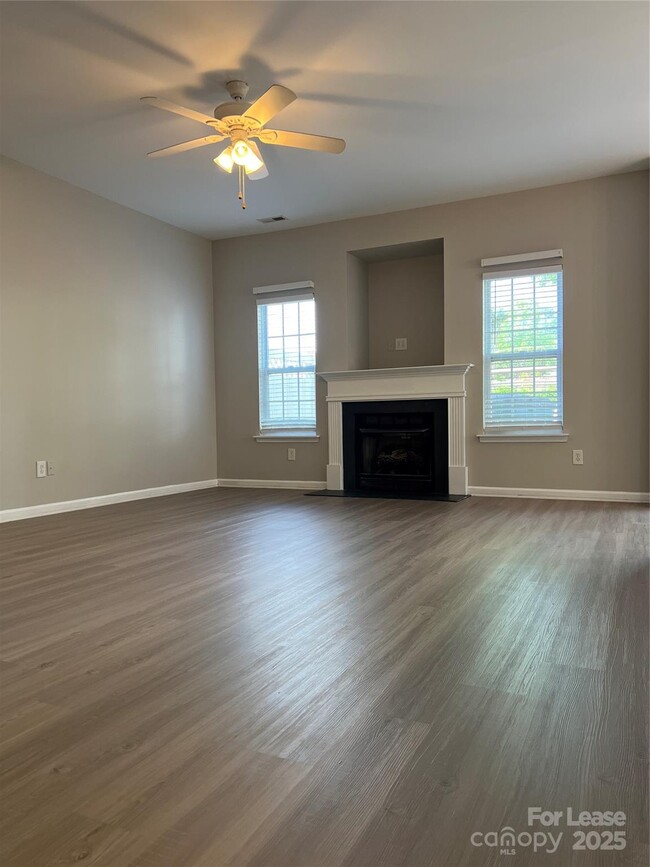 Building Photo - 12204 Royal Castle Ct