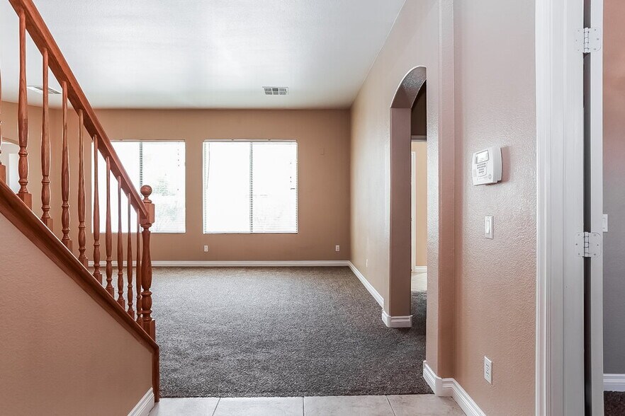 Building Photo - 3729 White Lion Ln