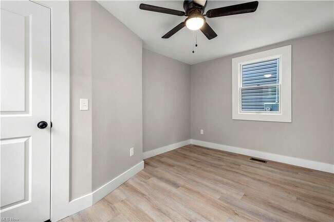 Building Photo - 254 - Whitman