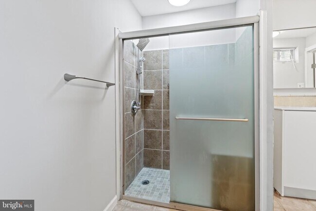 Building Photo - 435 N 42nd St