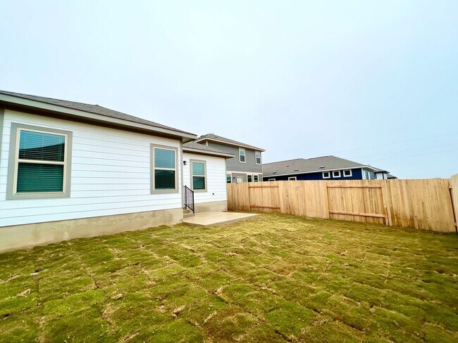 Building Photo - Home for lease