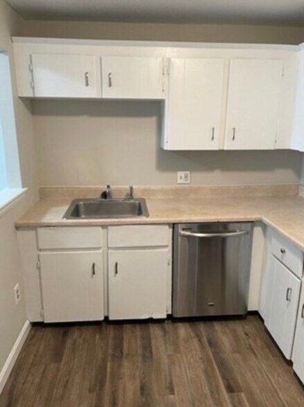 Building Photo - 52 Assunta Rd