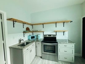 Building Photo - 1036 Francis St