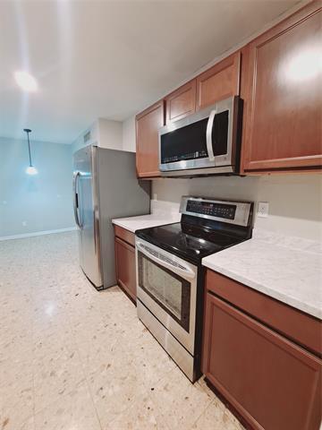Building Photo - 3726 Red Oak Dr