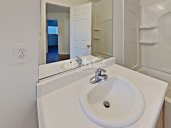 Building Photo - 6257 Maidenhair Fern Ct