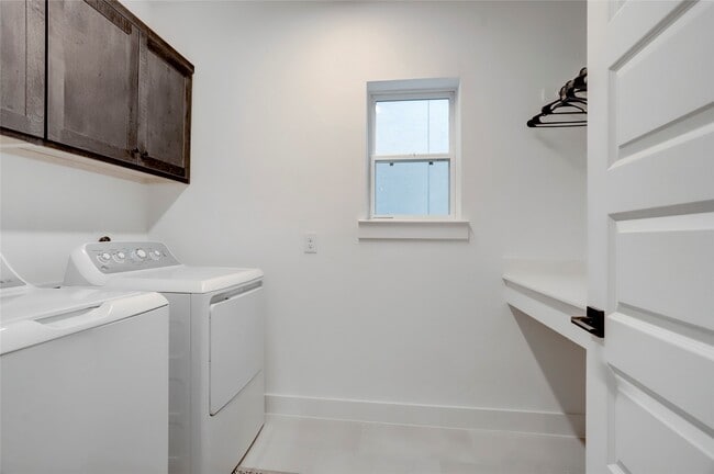 Building Photo - 3124 Somerset Levens Ln