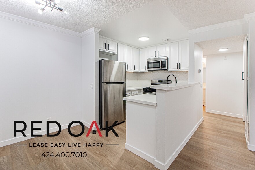 Building Photo - 1522 N Formosa Ave