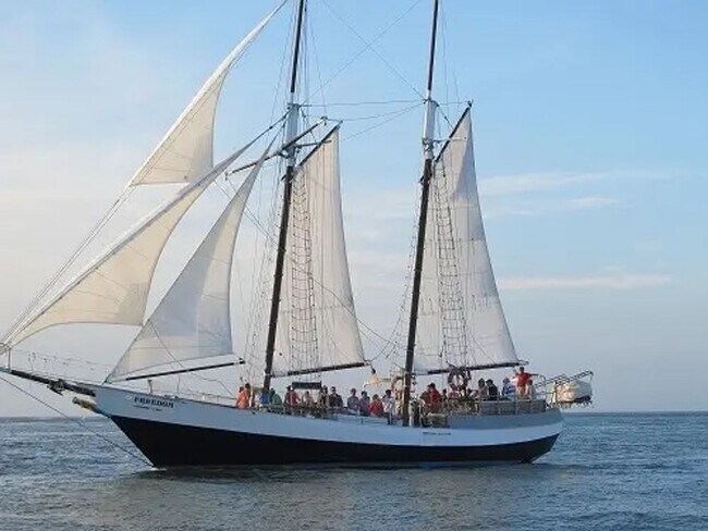 Building Photo - Exceptional Home Clean