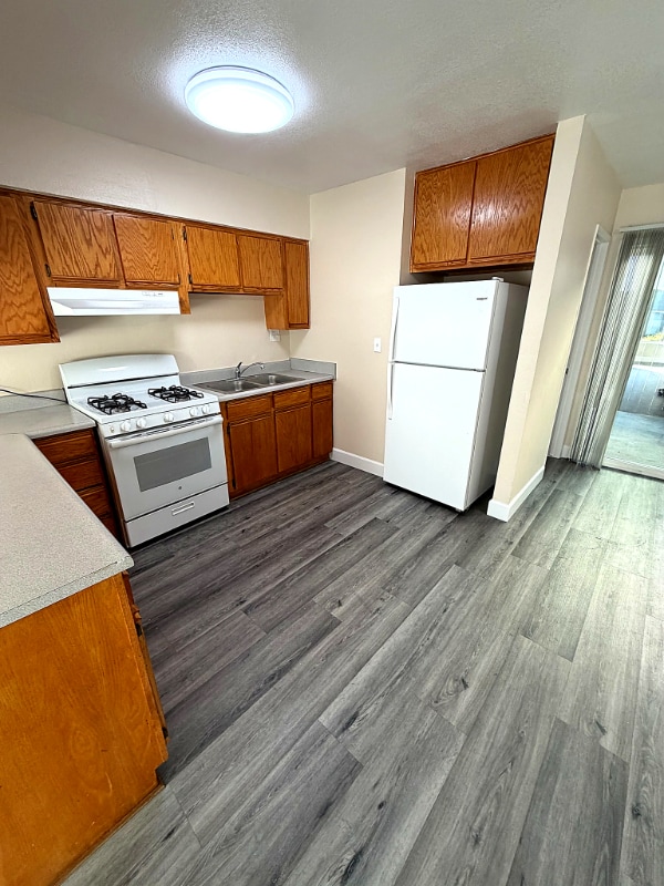 Building Photo - 610 Silverwood Ave