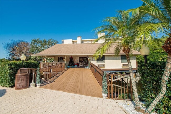 Building Photo - 2900 Cove Cay Dr