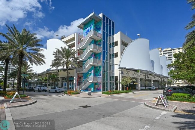 Building Photo - 525 N Ocean Blvd