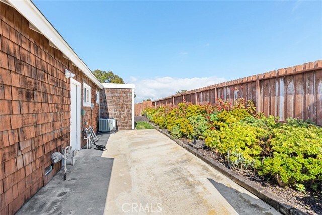 Building Photo - 3160 Alta Laguna Blvd