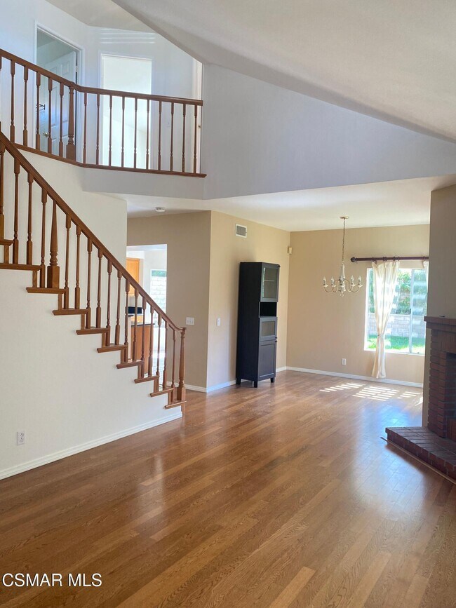 Building Photo - 3014 Sleepy Hollow St