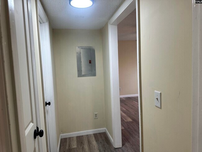 Building Photo - 1707-1707 Stahl St