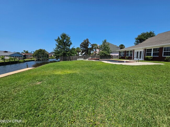 Building Photo - 2103 Coral Dr