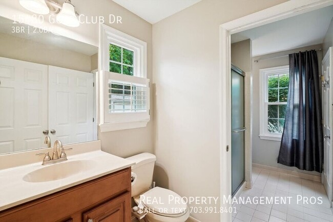 Building Photo - 15480 Golf Club Dr