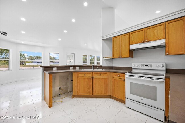 Building Photo - 339 Wilton Ave SW