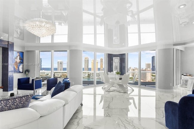 Building Photo - 2600 Island Blvd