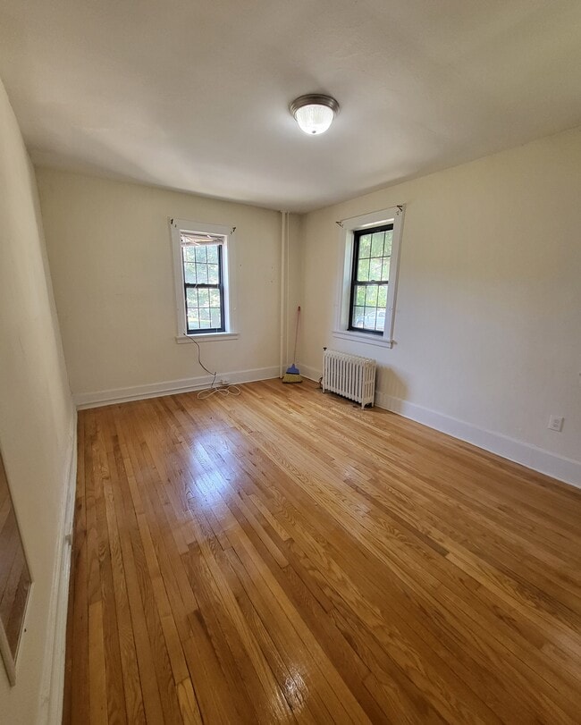 Building Photo - 72 W Hudson Ave