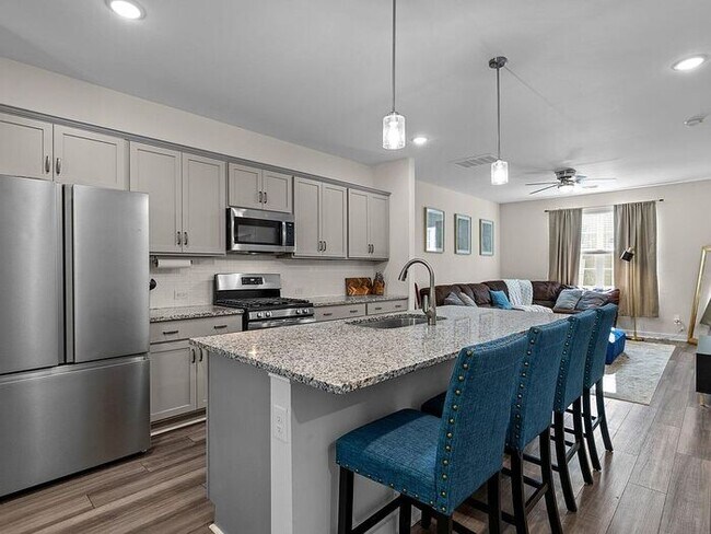 Building Photo - Build Equity While Leasing - Lease and Own...