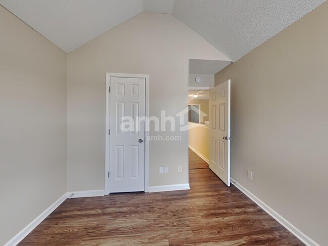 Building Photo - 4897 Bryant Dr