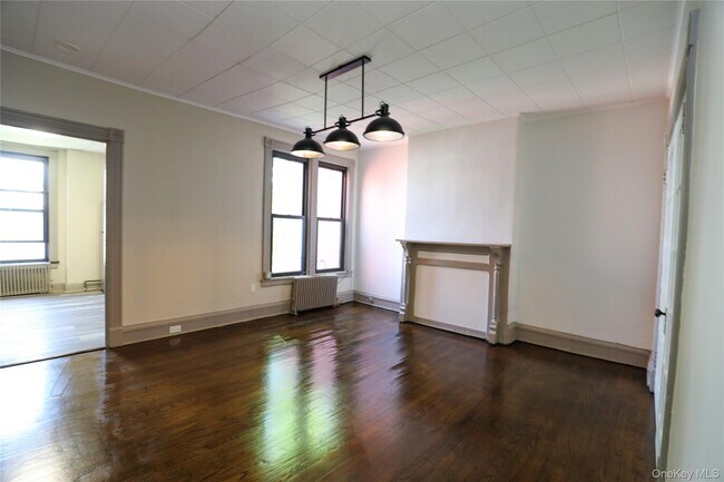 Building Photo - 141 St James St