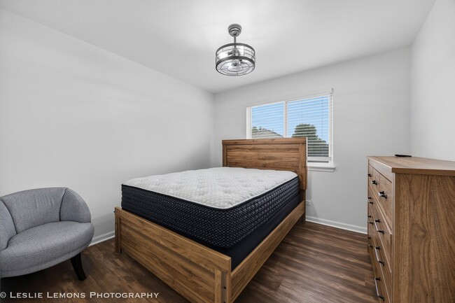 Building Photo - 6816 Twin Falls Dr