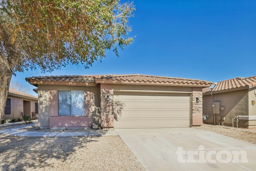 Primary Photo - 43766 Elm Dr