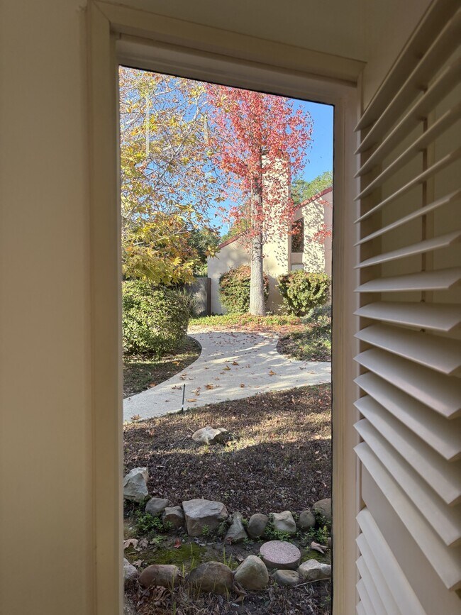 Building Photo - 1115 Creekside Way