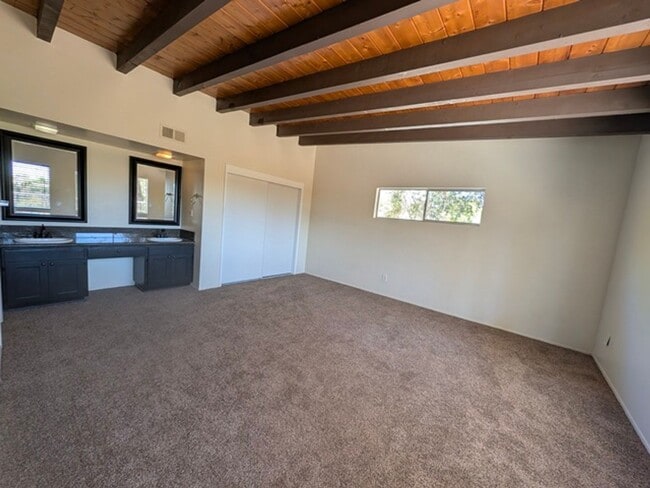 Building Photo - 5209 Hewlett Dr
