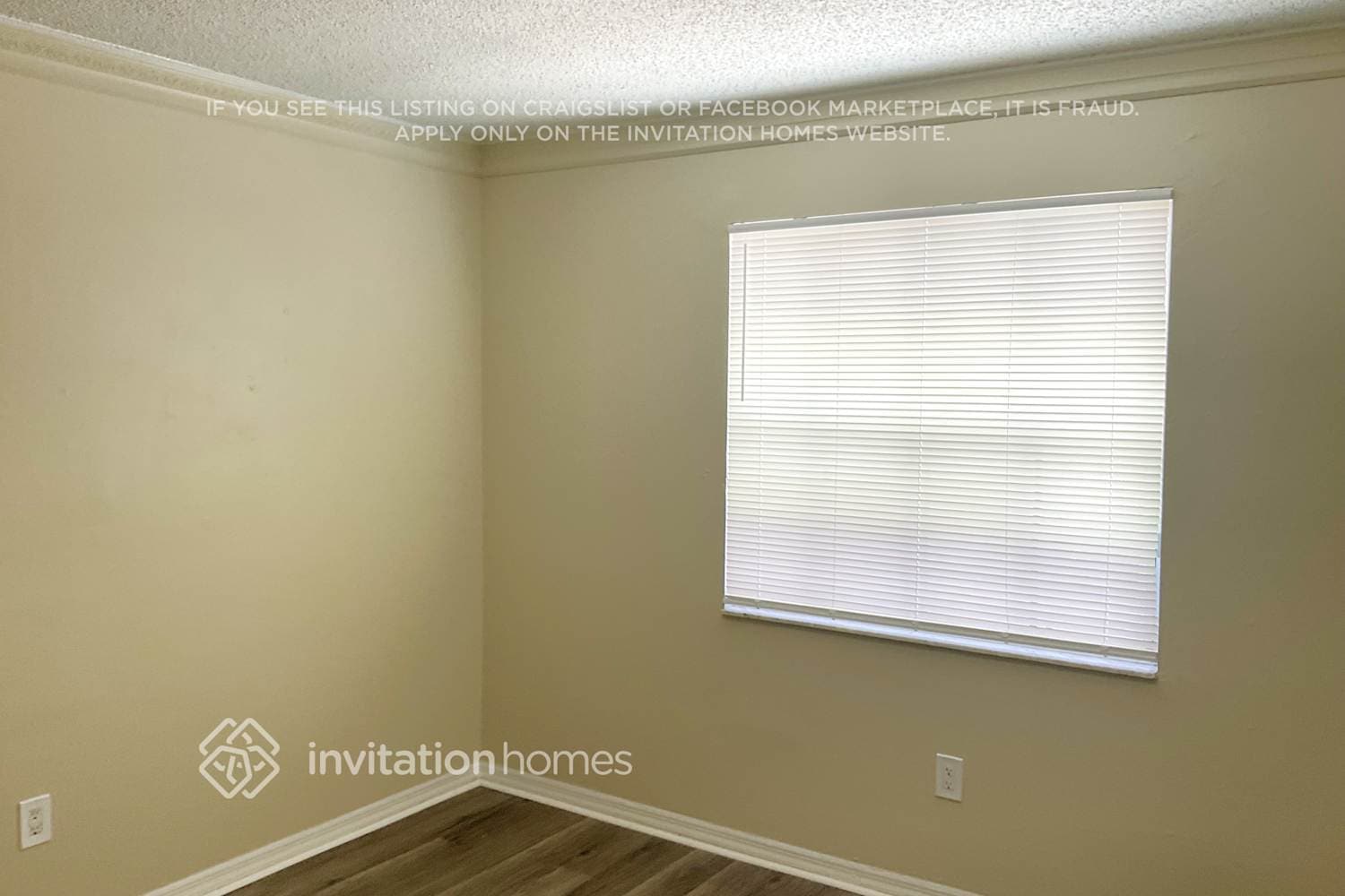 Building Photo - 631 Royal Palm Way