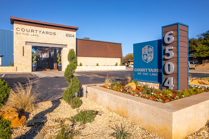 Sign - Courtyards by the Lake