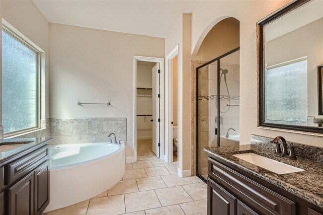 Building Photo - 207 Maxwell Way