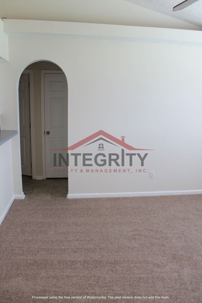 Building Photo - 3 bed/2.5 bath in Lake Asbury