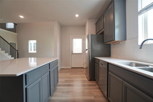 Building Photo - 2513 Danbury Ln