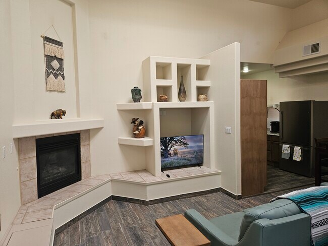 Building Photo - 2712 Lookout Ridge Dr