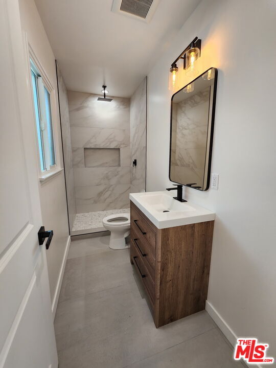 Building Photo - 6121 Sylvia Ave