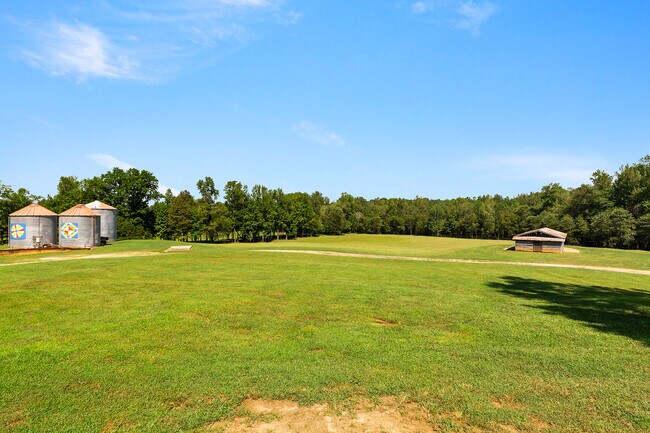 Building Photo - 12575 Hutcheson Ferry Rd