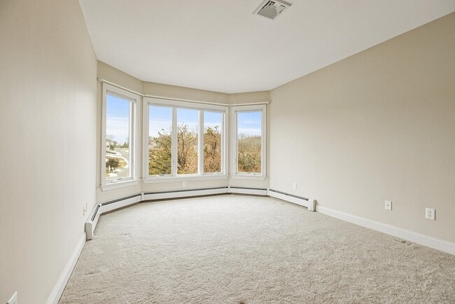 Building Photo - 42 Oak Bluff Cir