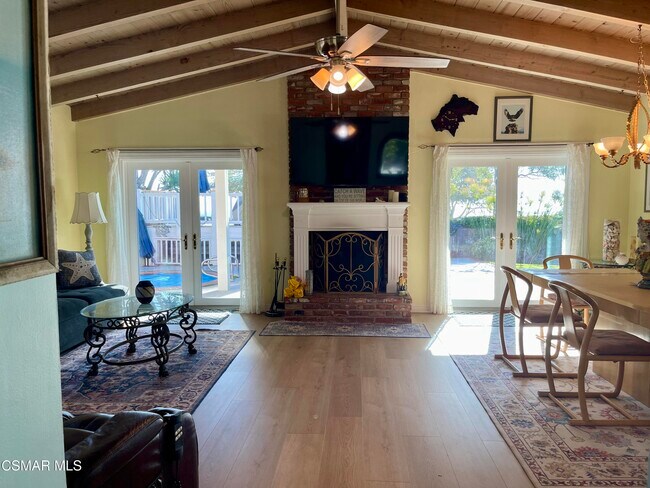 Building Photo - 5573 Calle Arena