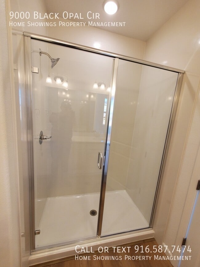 Building Photo - 9000 Black Opal Cir