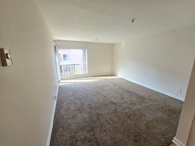 Building Photo - 4730 Noyes St