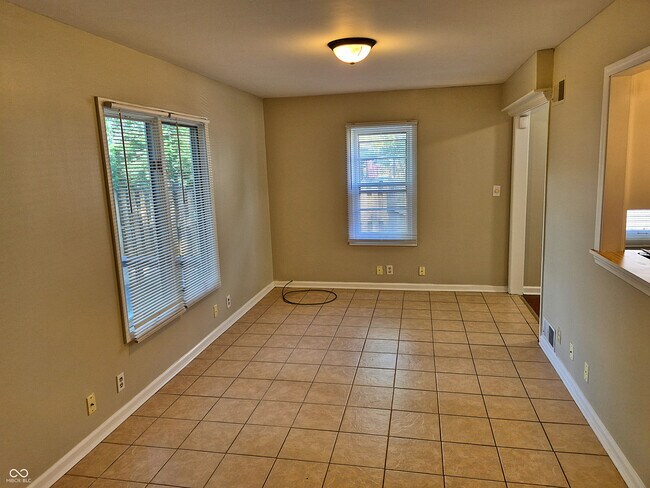 Building Photo - 1126 Allison Ave