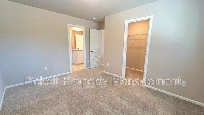 Building Photo - 1032 Baker Hts Lp