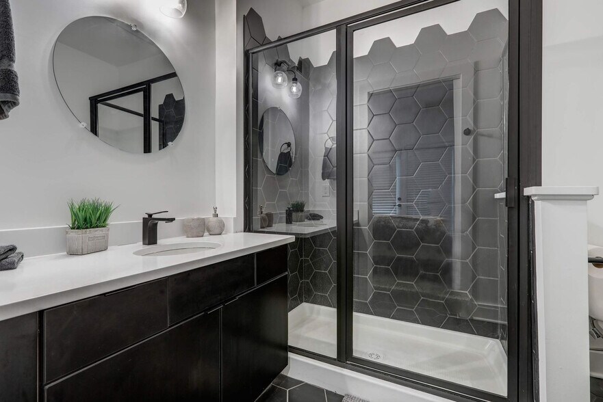 Building Photo - 940 Piedmont Ave NE