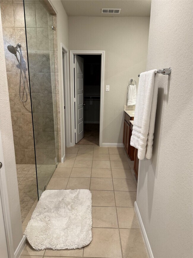 Building Photo - 1617 Darwin Cedar Dr